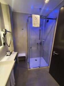 iQ hotel milano - doccia