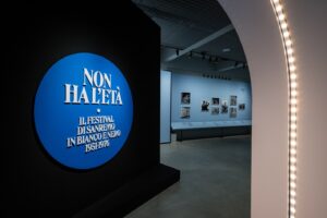 Allestimento Gallerie Italia Non ha l'eta - Foto Andrea Guermani