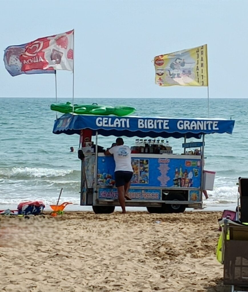 Carretto gelati in spiaggia 1